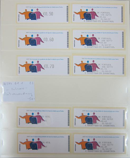 0265 (253).jpg -     Lote:    265      Colecção Especializada - Etiquetas      Lotes Especiais       Descrição:      1981/2010 &mdash; Etiquetas.   Coleção composta por 12 álbuns com etiquetas desde percursoras e Framas até 2010, com provas, erros, FDC's, etiquetas novas e usadas, sobrescritos circulados, variedades de impressão e papéis. Importante estudo. Lote a ver.        Lote ETQ       Valor Base:     &euro; 3000,00     Valor Venda:     &euro;      